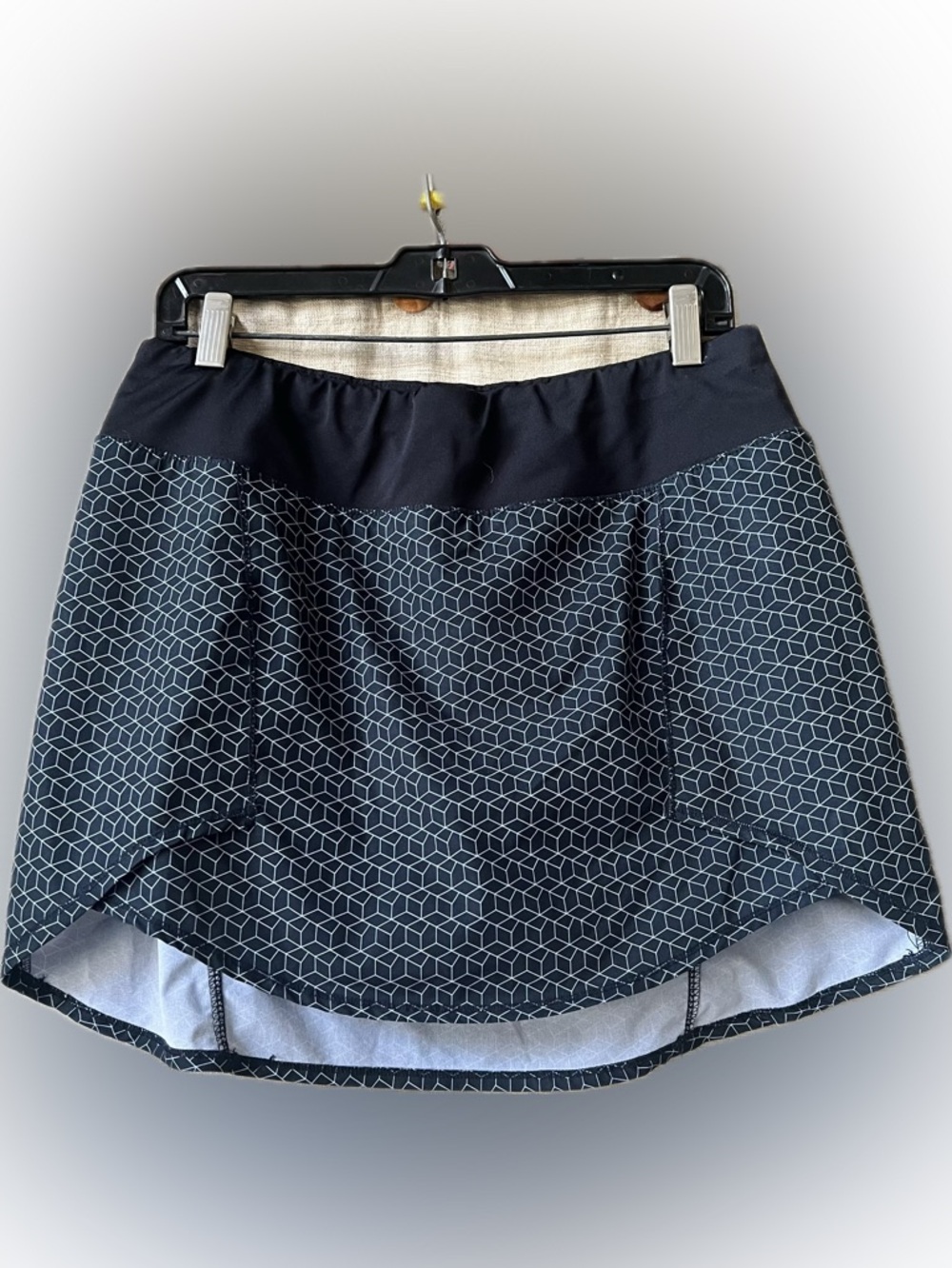 Oiselle Roga running skirt skort shorts black geometric 10 like new!